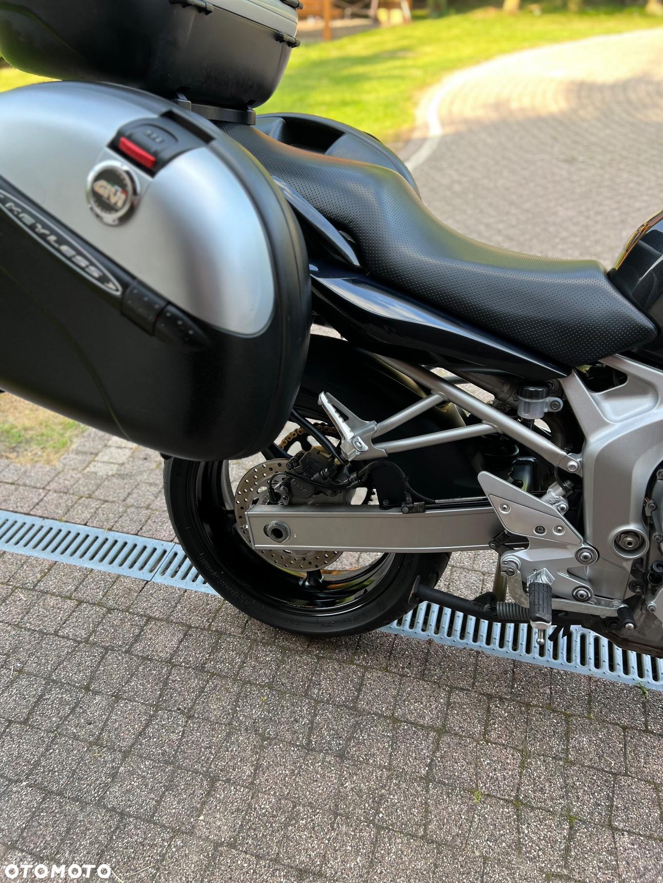 Yamaha FZ6 - 25