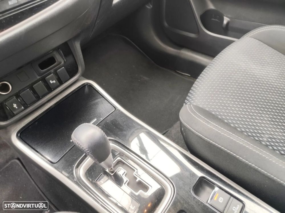 Mitsubishi Outlander 2.0 Kaiteki CVT - 20
