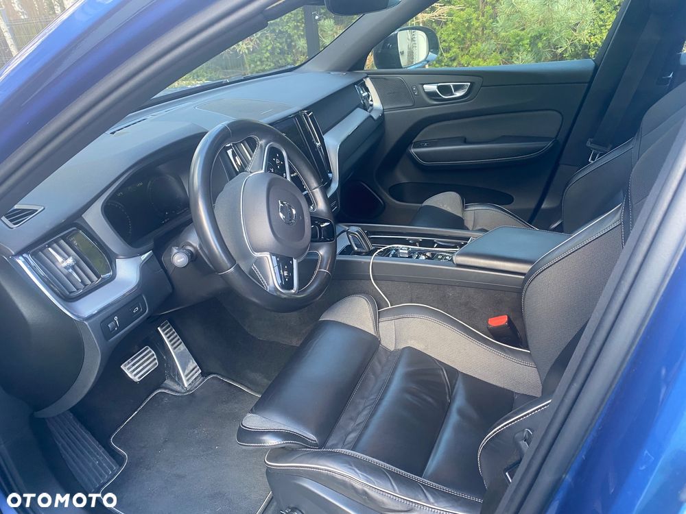 Volvo XC 60 B4 D AWD Momentum - 7