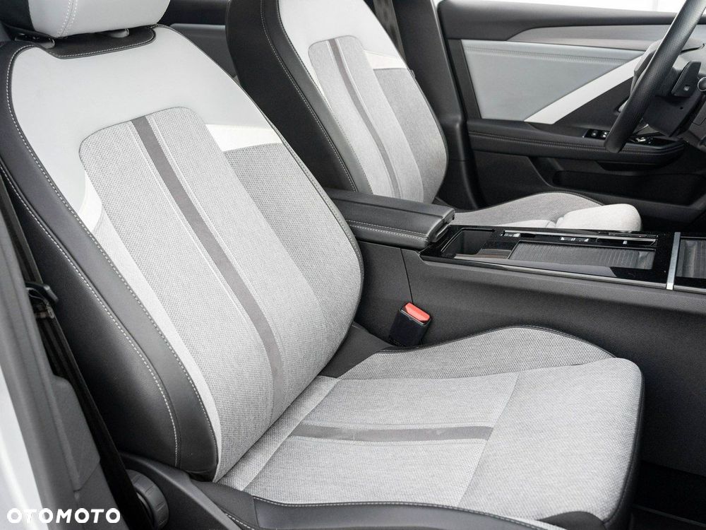 Opel Astra 1.2 T Elegance S&S - 27