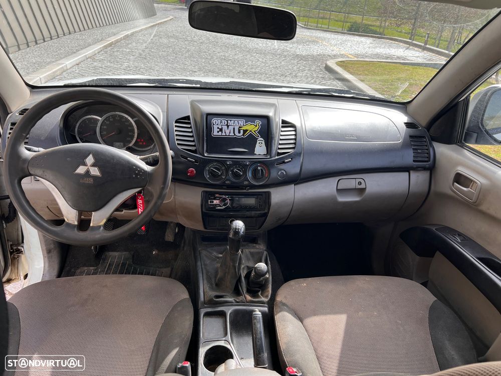 Mitsubishi L200 2.5 DI-D CD Invite AC CC 4WD - 9