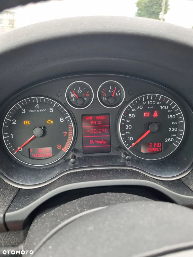 Audi A3 Sportback 1.6 FSI Ambiente - 19