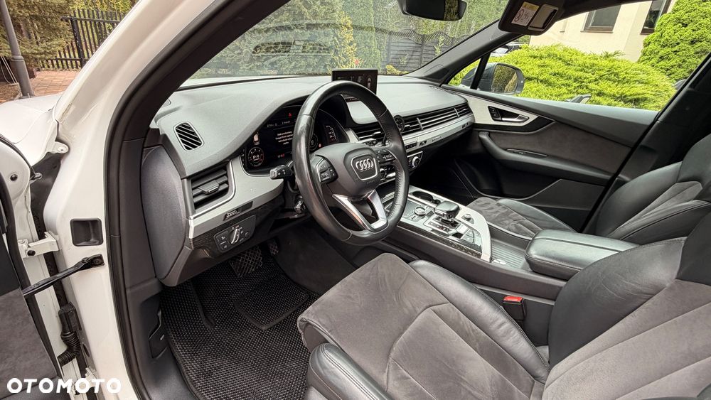 Audi Q7 - 10