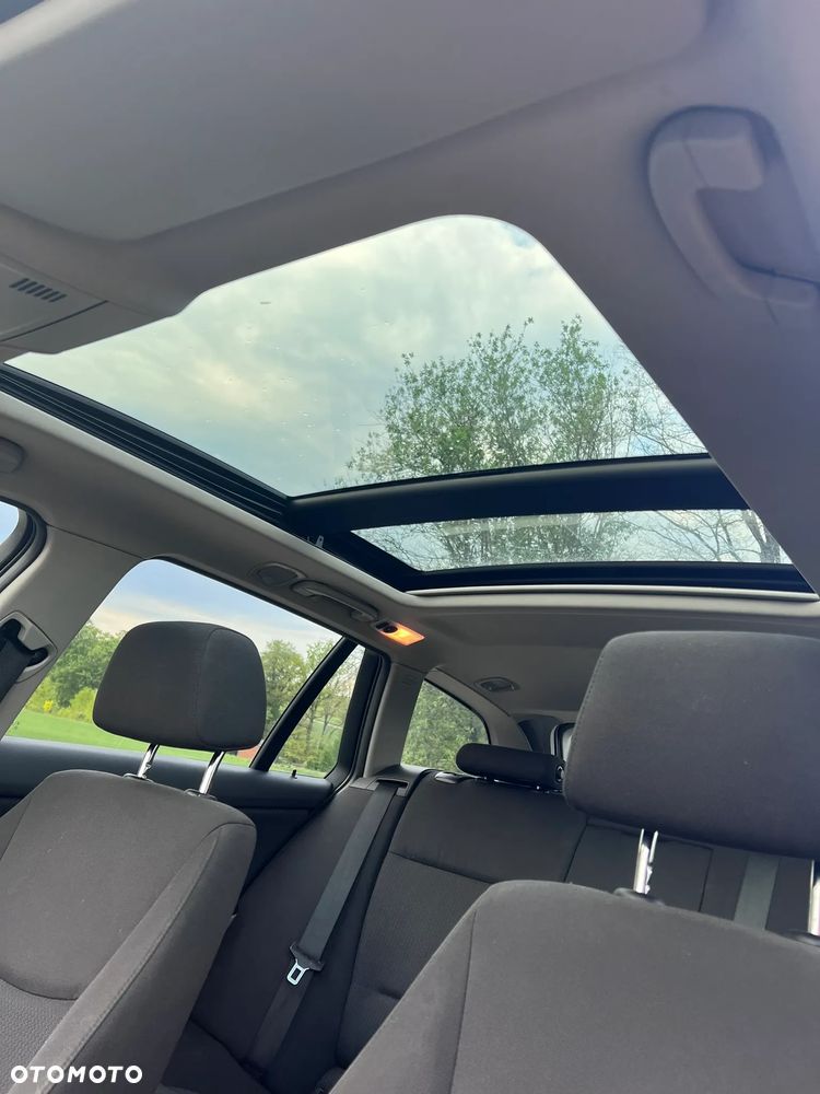 BMW Seria 3 320i - 13