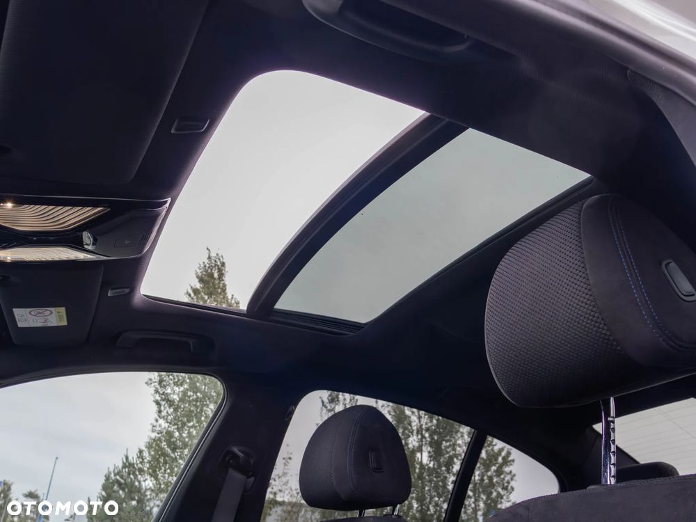 BMW Seria 5 520d xDrive - 31