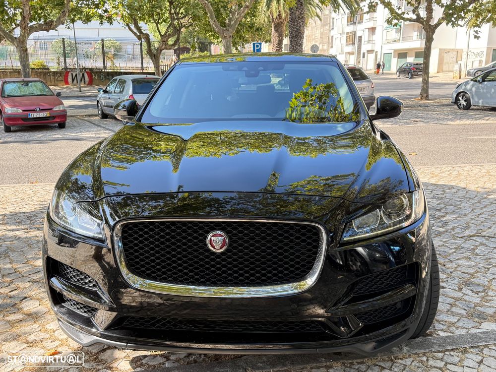 Jaguar F-Pace E-Performance Prestige - 3