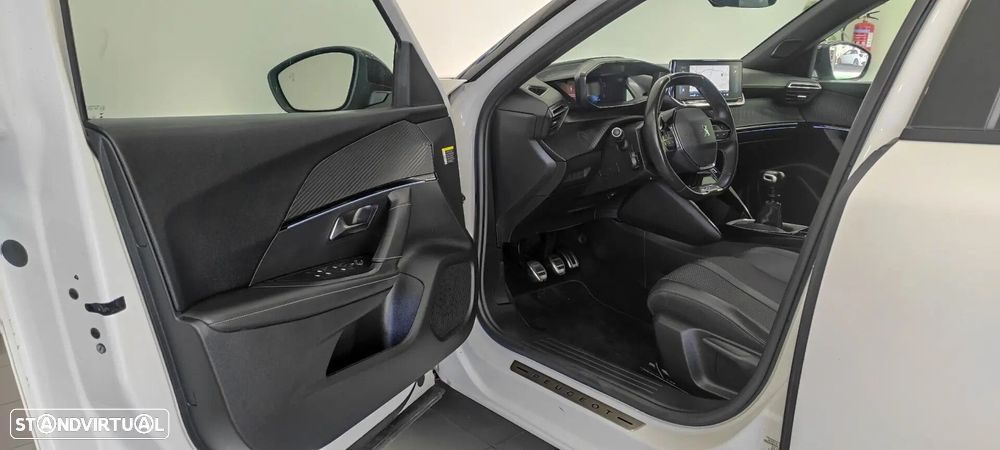 Peugeot 2008 1.2 PureTech GT - 16
