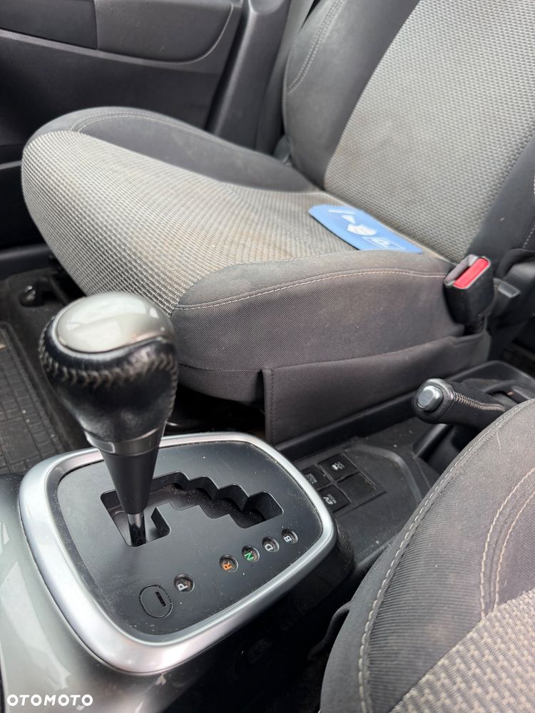Toyota Yaris Hybrid 100 Premium - 19
