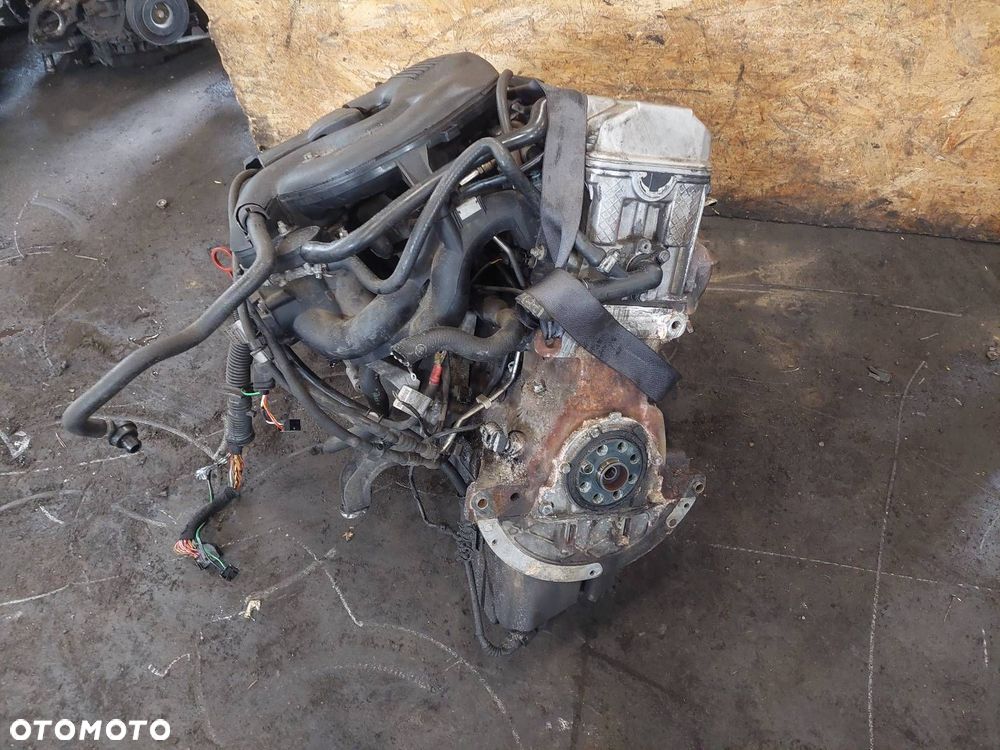 SILNIK BENZYNOWY SŁUPEK BMW E46 316i 1.9 8V M43B19 ID: 238016 - 1