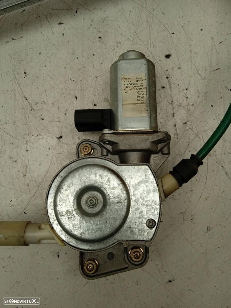 ELEVADOR DE VIDRO TRASEIRO DIREITO FIAT MULTIPLA 2003 - 1