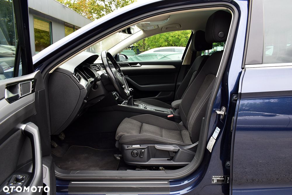 Volkswagen Passat - 5
