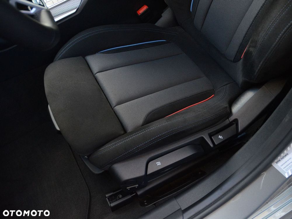 BMW Seria 3 330i xDrive M Sport sport - 22