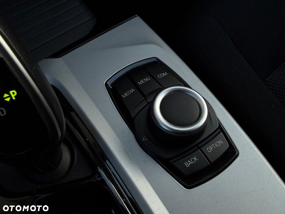 BMW X3 xDrive20i Advantage - 23
