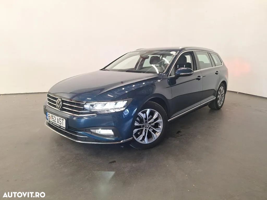Volkswagen Passat - 1