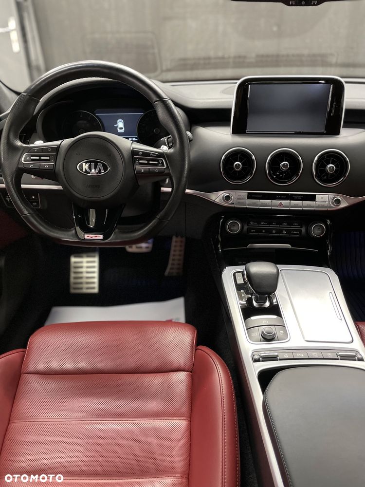 Kia Stinger - 7