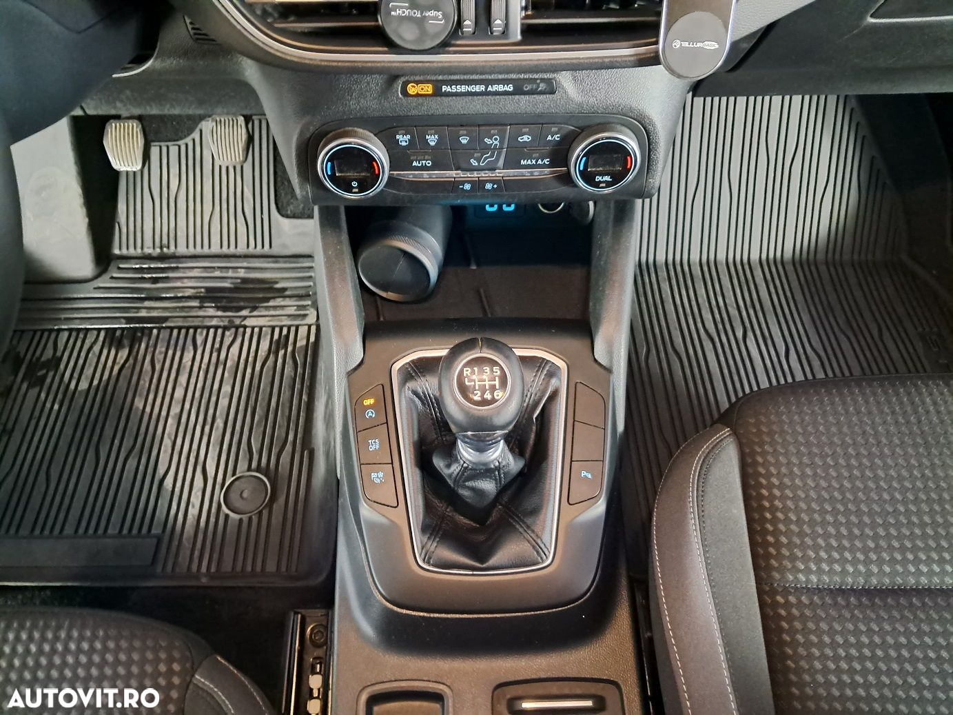 Ford Focus - 8
