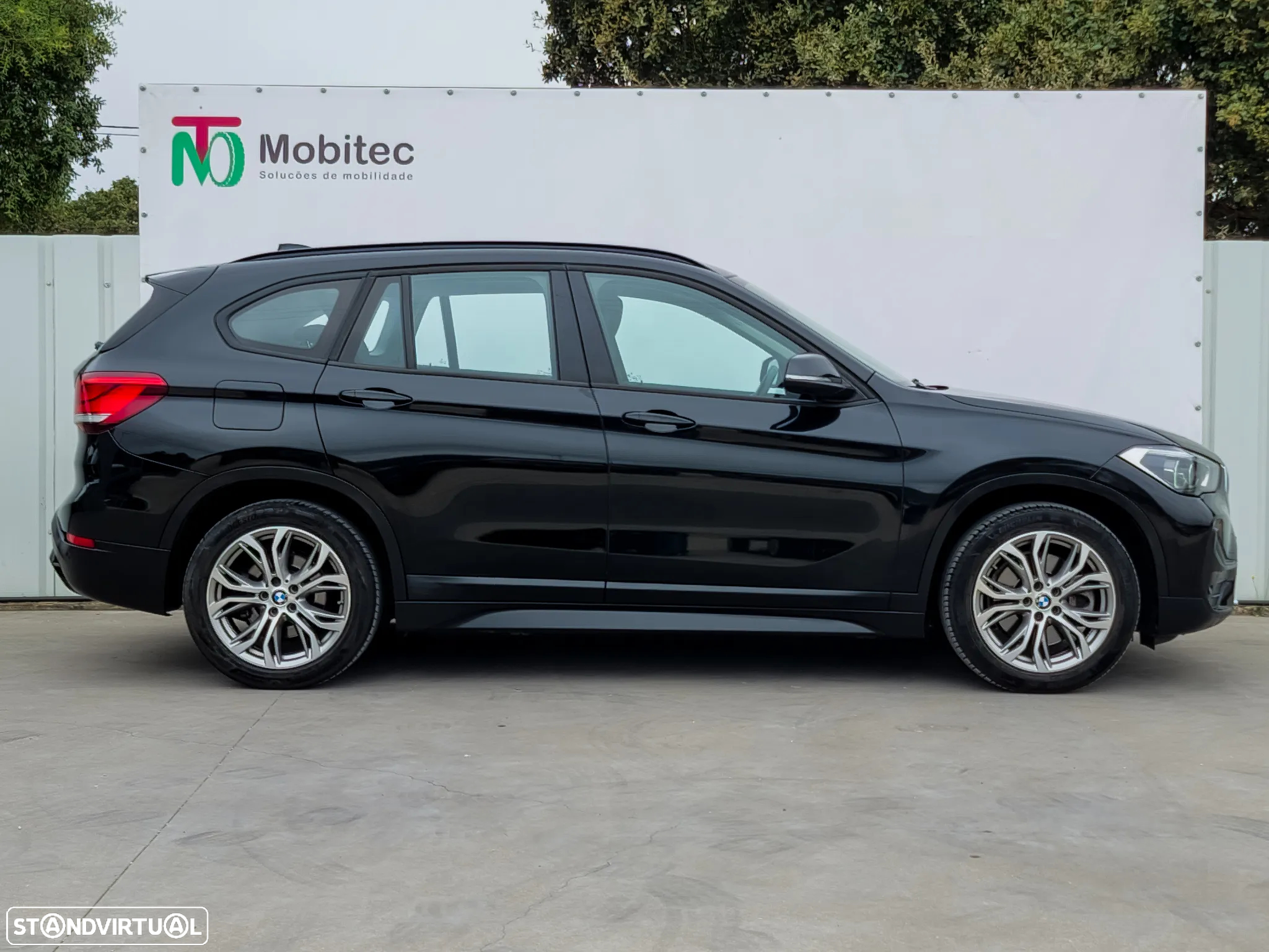BMW X1 25 e xDrive Corporate Edition - 3