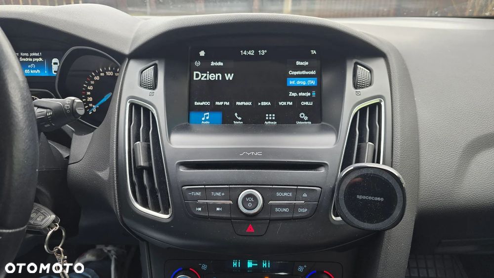 Ford Focus 1.0 EcoBoost Titanium - 9