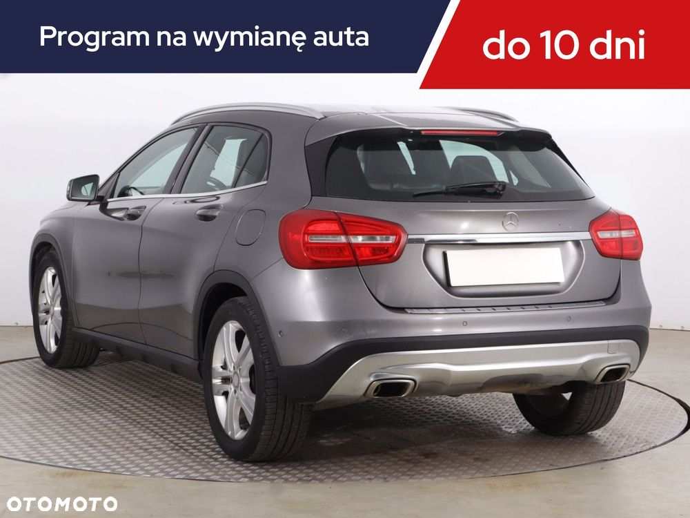 Mercedes-Benz GLA - 6