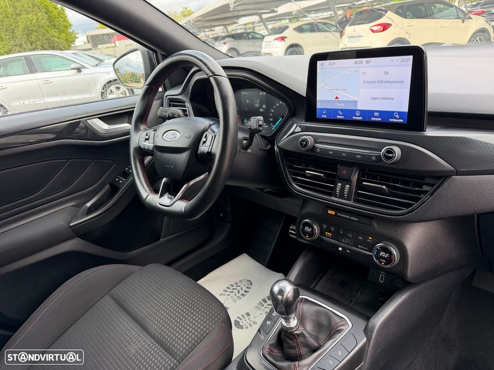 Ford Focus 1.0 EcoBoost Hybrid ST-LINE - 10