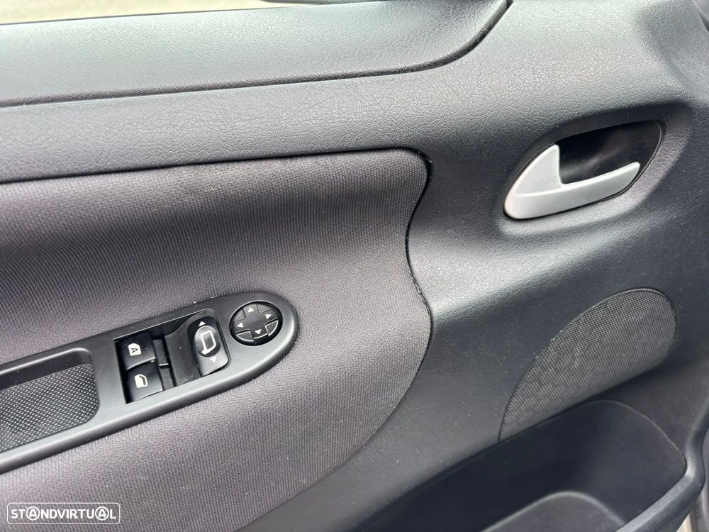 Peugeot 207 1.4 HDi Sport - 15