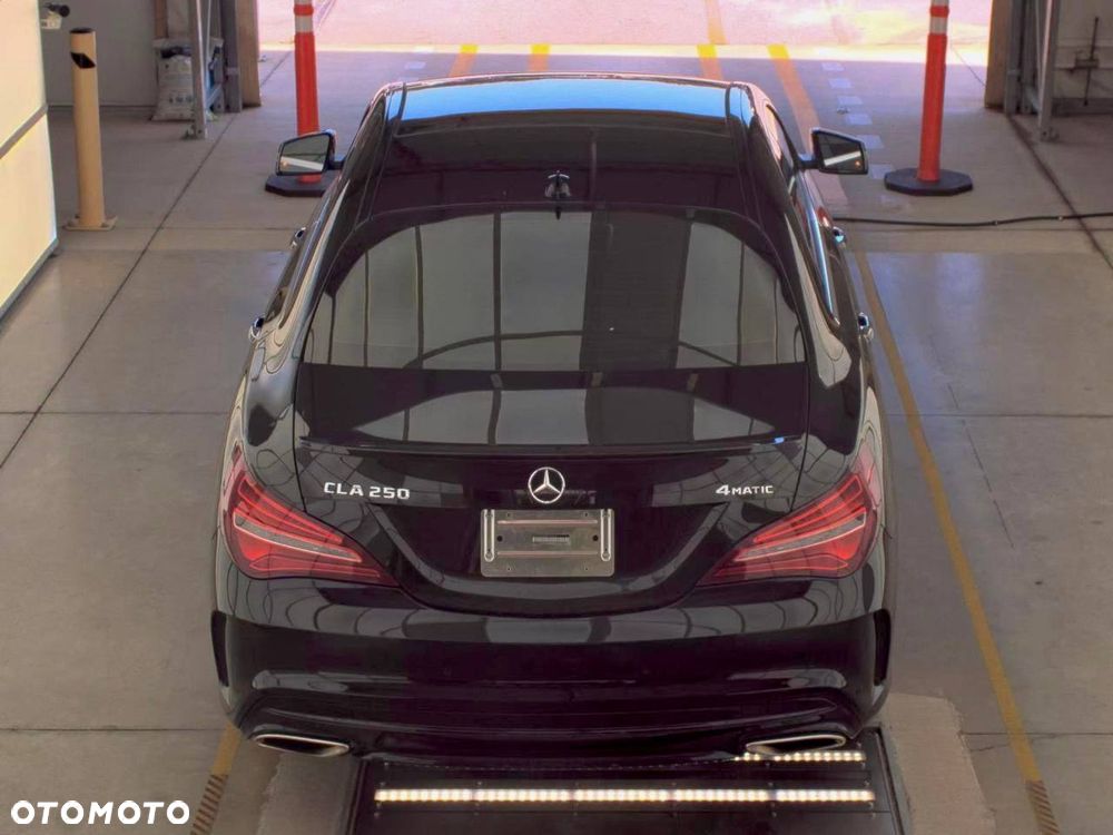 Mercedes-Benz CLA 250 4-Matic AMG Line - 6