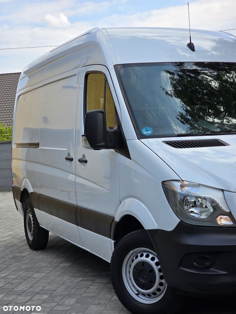 Mercedes-Benz Sprinter - 2