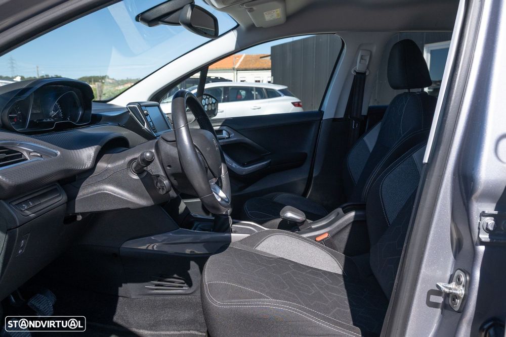 Peugeot 2008 1.2 PureTech Style - 11