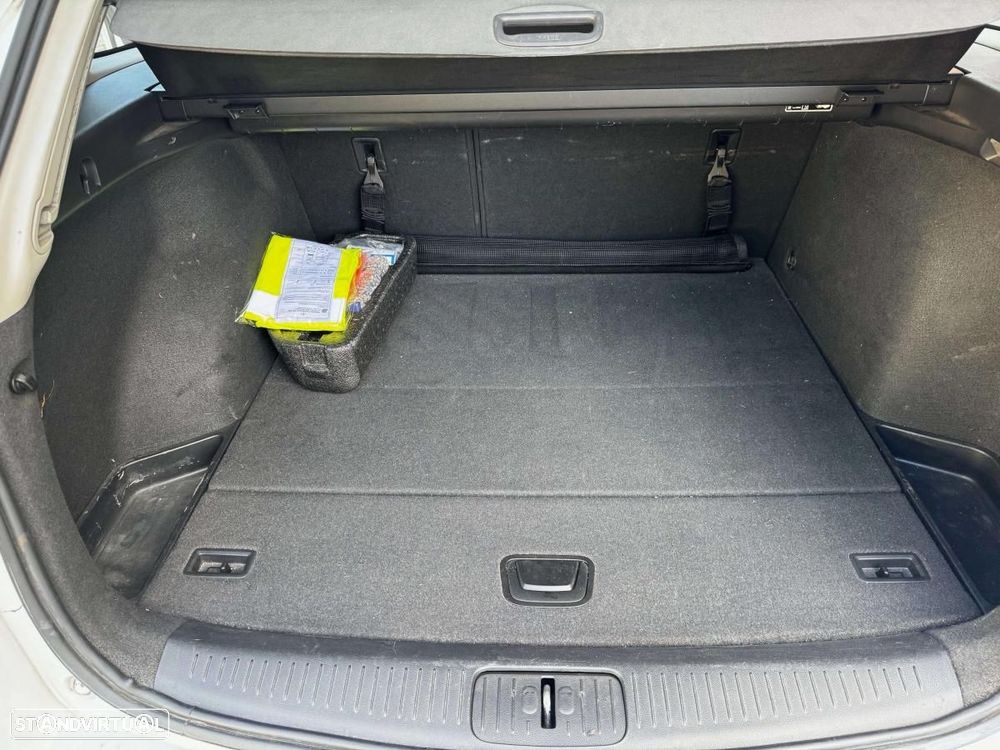 Chevrolet Cruze SW 1.4 LT - 19