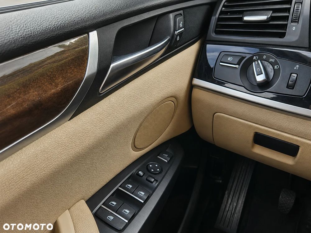 BMW X3 xDrive28i - 9