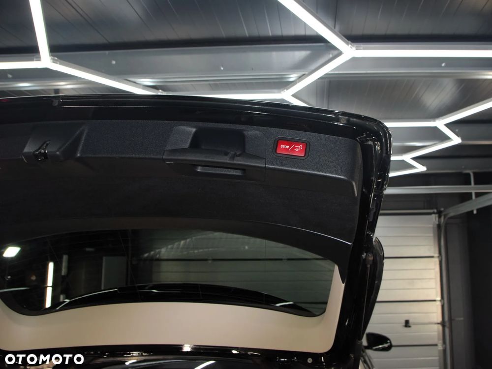 Mercedes-Benz Klasa E 220 d 9G-TRONIC - 11