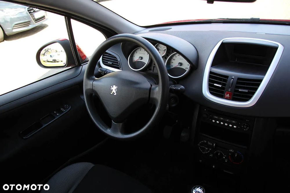 Peugeot 207 1.4 16V Trendy - 23
