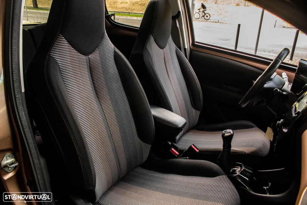 Peugeot 108 1.2 PureTech Top! Allure - 24
