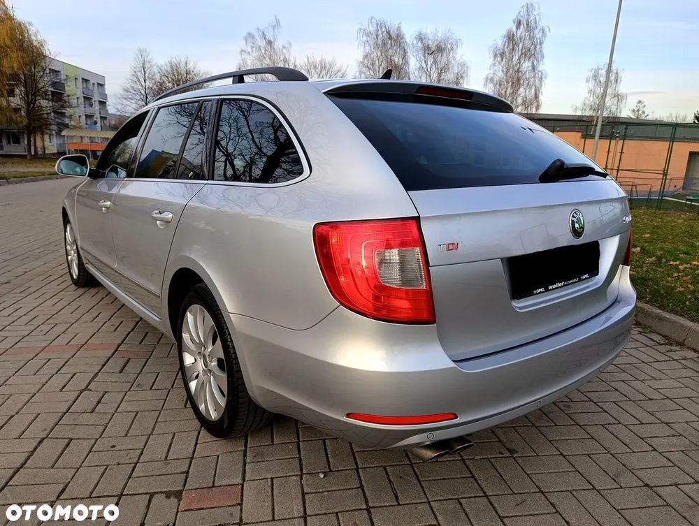 Skoda Superb 2.0 TDI DSG Exclusive - 13