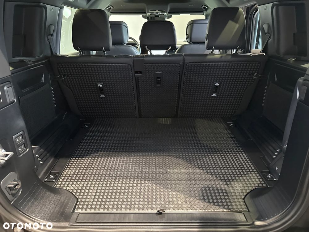 Land Rover Defender 3.0 D300 mHEV X-Dynamic HSE - 20