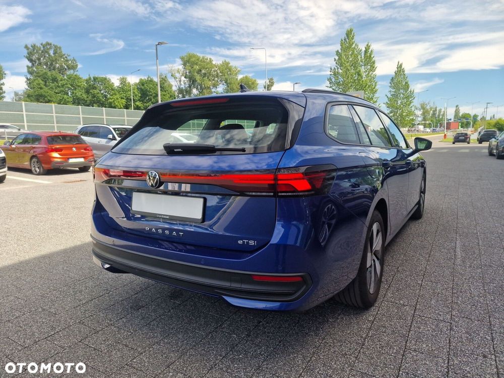 Volkswagen Passat - 12