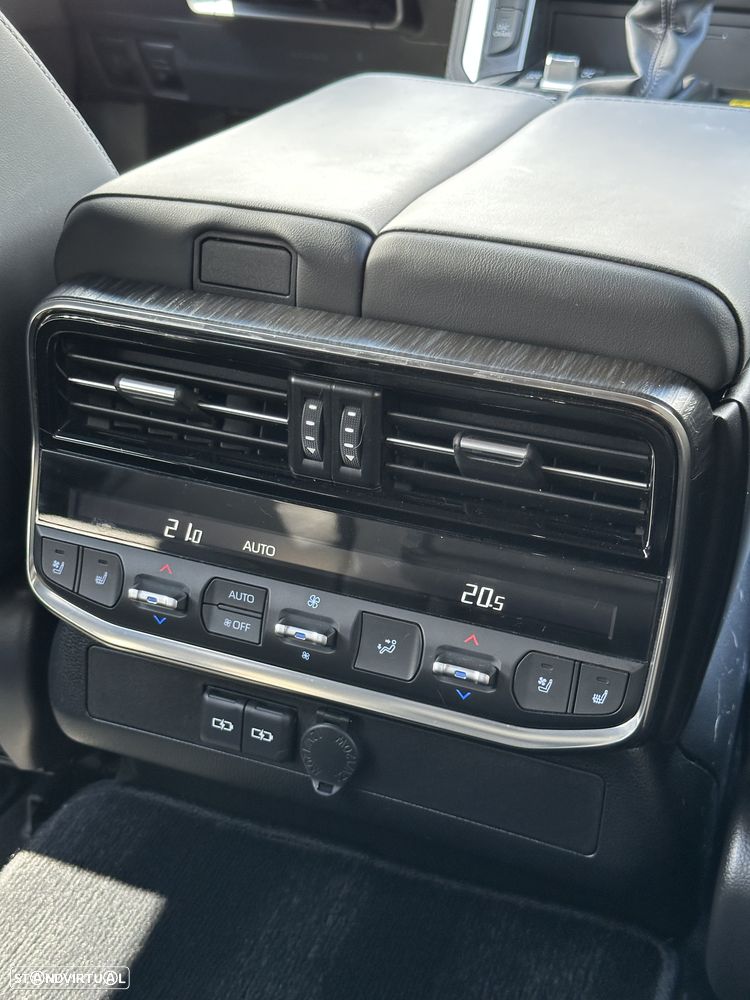 Toyota Land Cruiser 300 70th Anniversary - 41