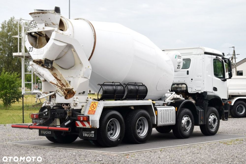 Mercedes-Benz Arocs 3243 - 5