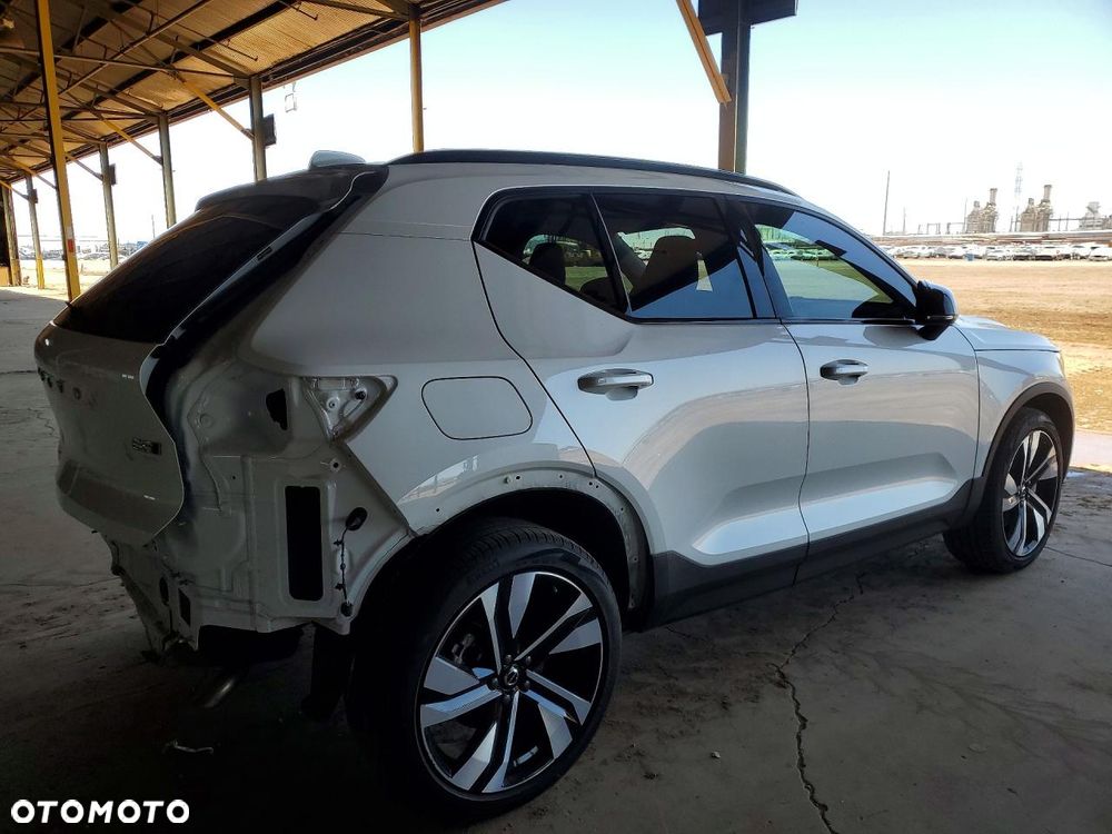 Volvo XC 40 - 3