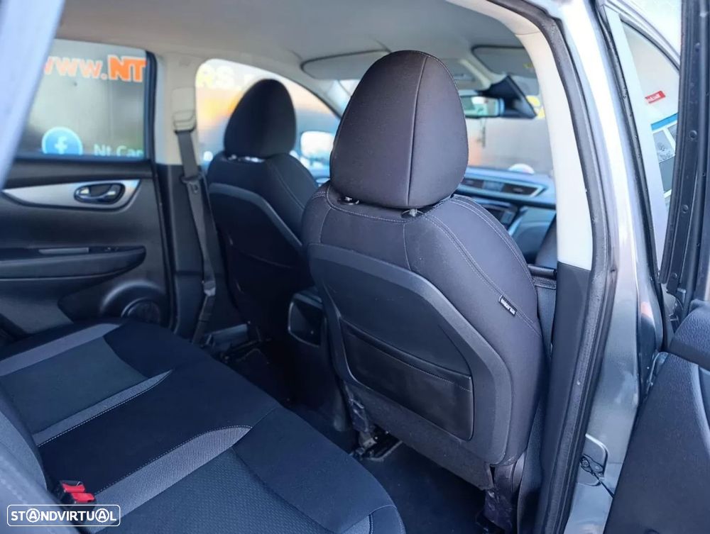 Nissan Qashqai 1.5 dCi N-Connecta J18 - 19