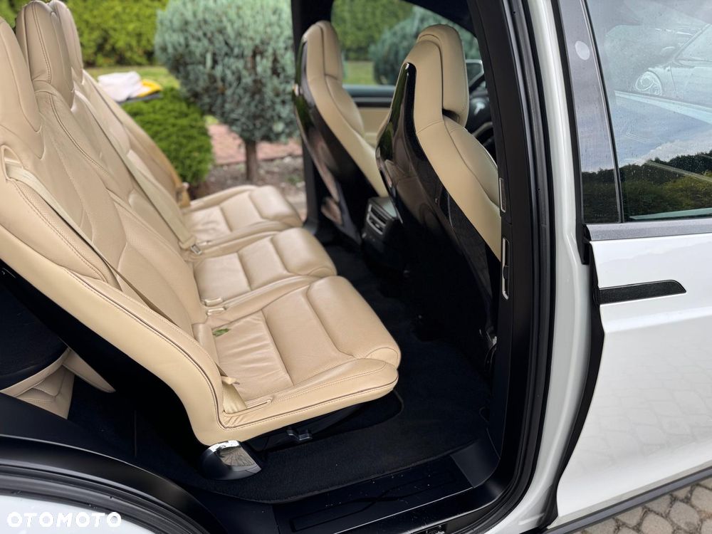 Tesla Model X Long Range Plus - 12