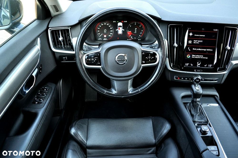 Volvo V90 D3 Momentum Pro - 22