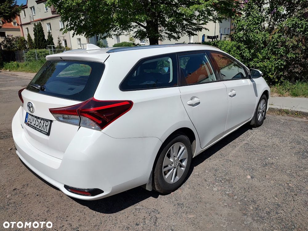 Toyota Auris - 2