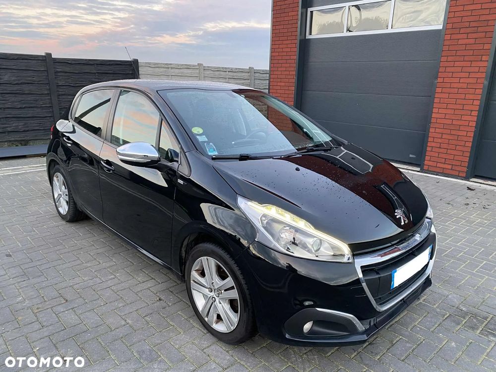 Peugeot 208 1.6 BlueHDi Allure S&S - 28