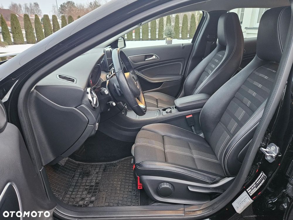 Mercedes-Benz GLA 200 7G-DCT AMG Line - 18
