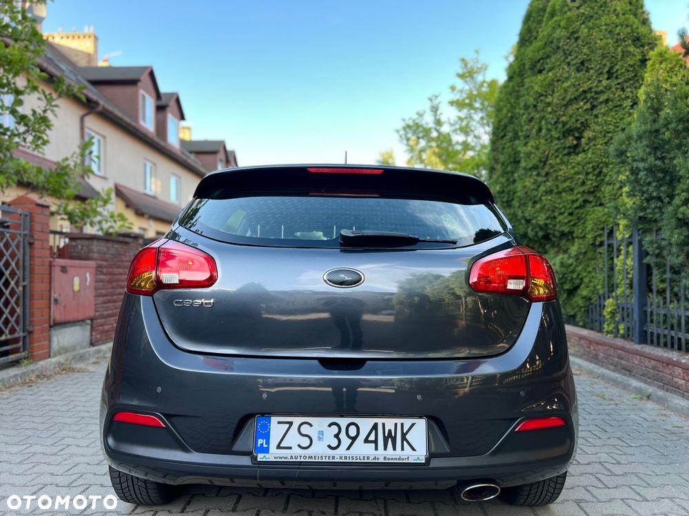 Kia Ceed 1.4 L - 10