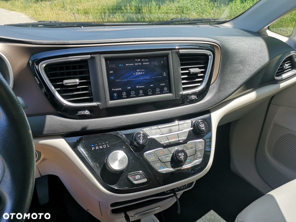 Chrysler Pacifica - 29