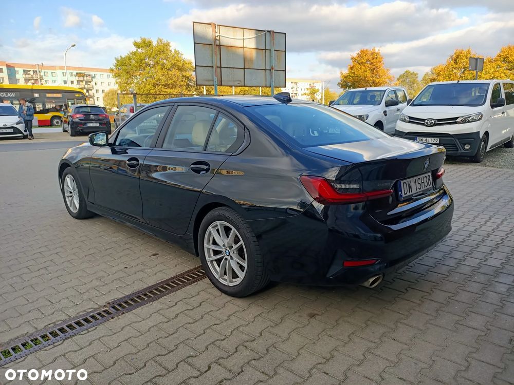 BMW Seria 3 2022 photo 3