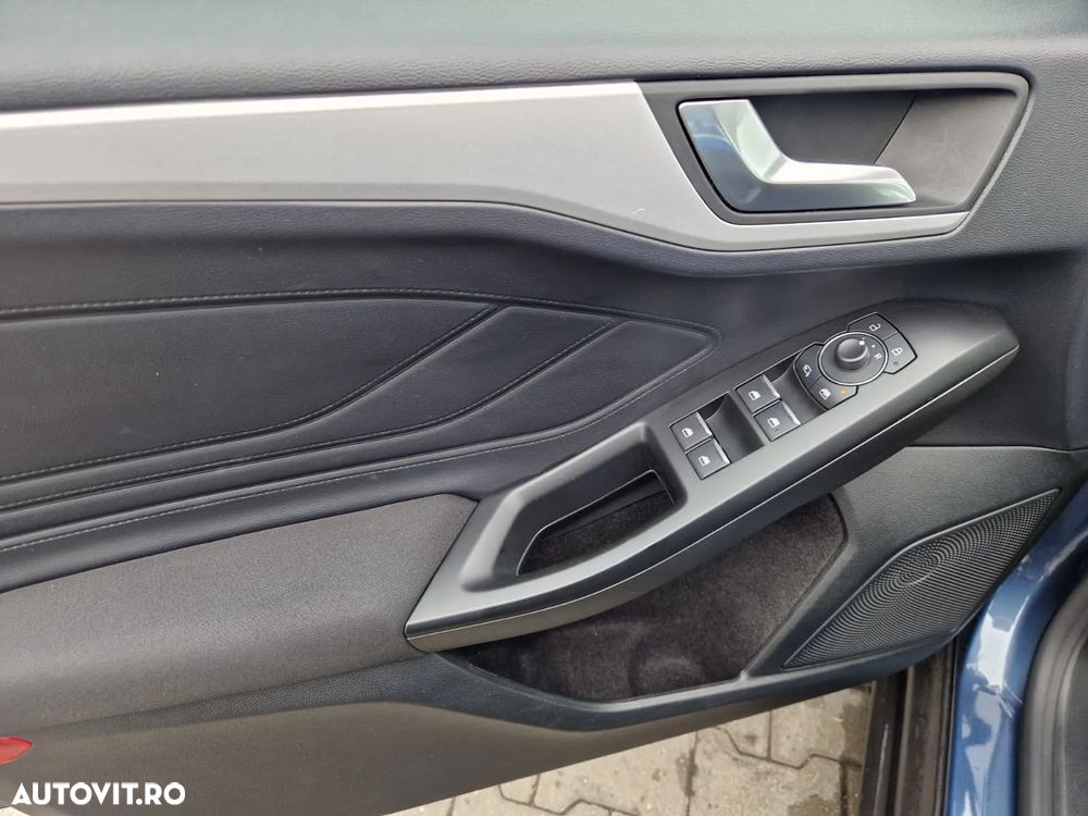 Ford Focus 1.0 EcoBoost MHEV Connected - 8