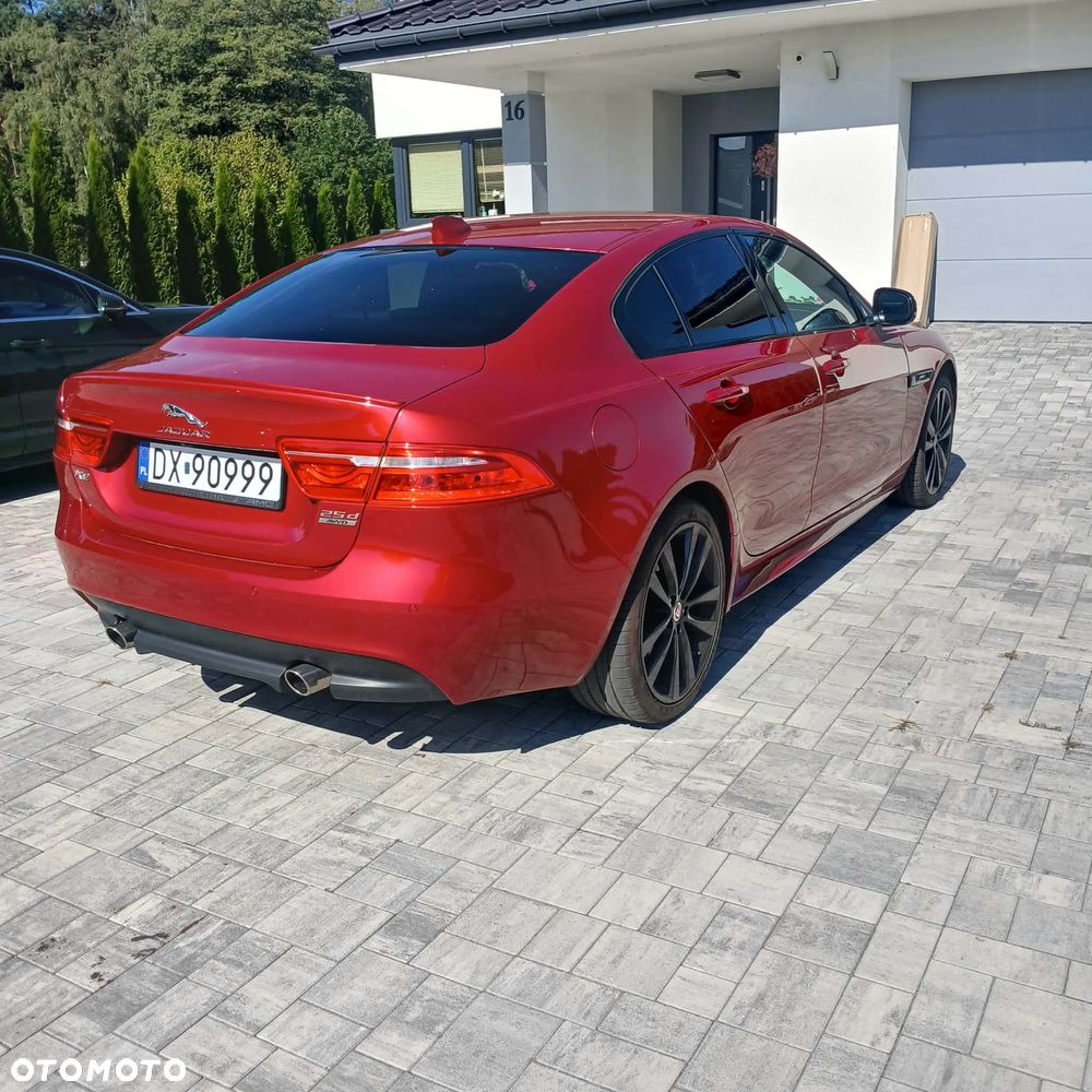 Jaguar XE 2.0 D AWD Prestige - 3